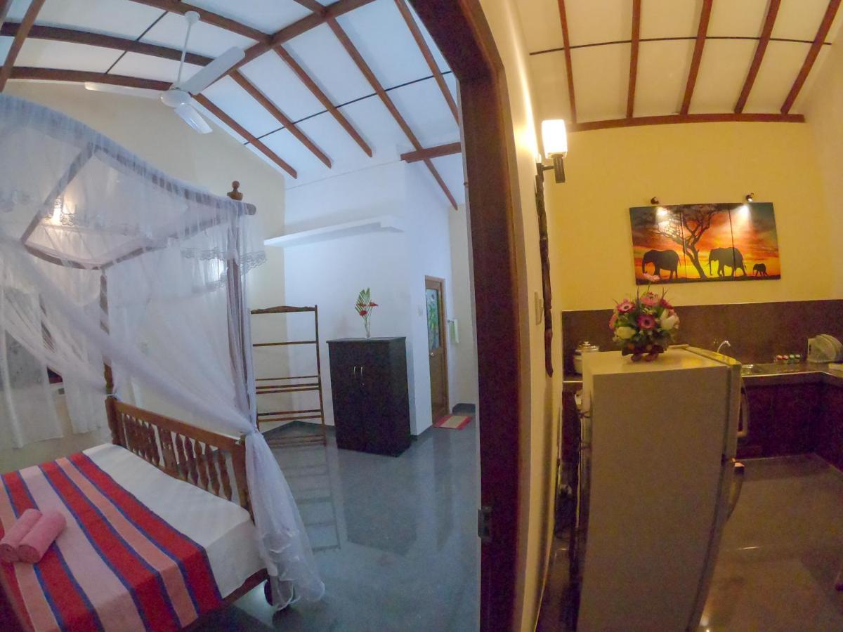 Villa Girilena ヒッカドゥワ エクステリア 写真