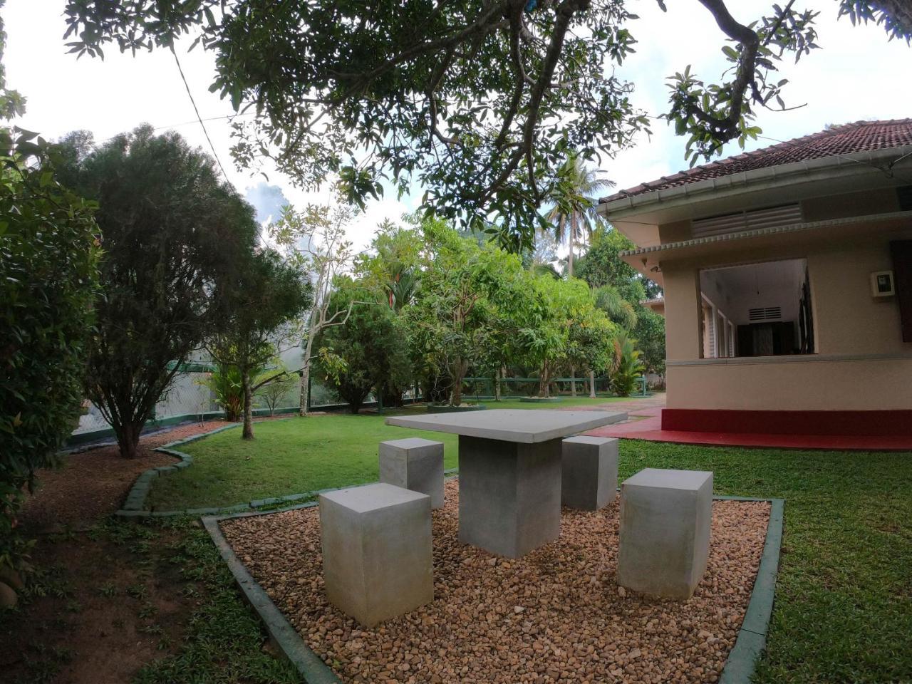 Villa Girilena ヒッカドゥワ エクステリア 写真